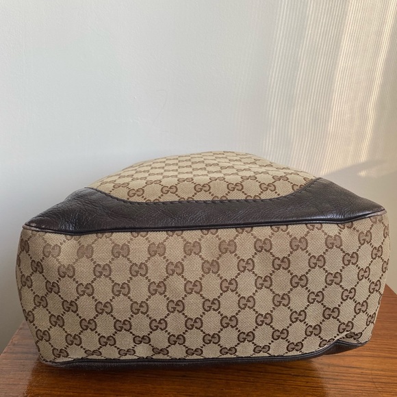 Large GUCCI GG Canvas Shoulder Bag - Picture 11 of 16